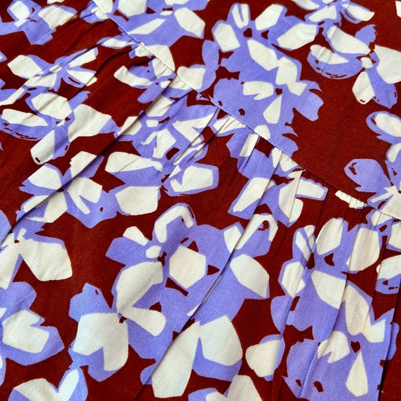 Lavender Floral Midi Dress, NWT, size Large - Picture 3 of 8